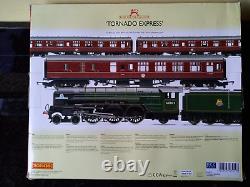 Coffret de trains Hornby Railways TORNADO EXPRESS A1 Loco + 3 Coaches cadeau de Noël idéal