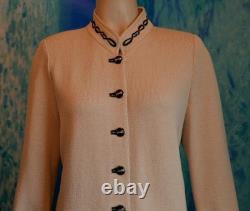 Collection ST. JOHN en maille Veste beige Jupe L 10 12 Ensemble 2 pièces Boutons Broderie