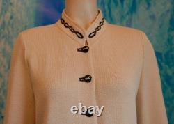 Collection ST. JOHN en maille Veste beige Jupe L 10 12 Ensemble 2 pièces Boutons Broderie