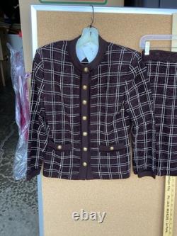 Collection St John Ensemble de 2 pièces Cardigan et Jupe Sable/Blanc Taille 2 Neuf