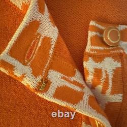 Collection St. John Pull boutonné en émail orange magnifique Taille 10