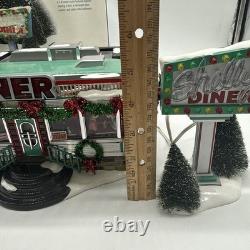 Department 56 Snow Village Shelly's Diner Ensemble de deux pièces n°55008 éclairé