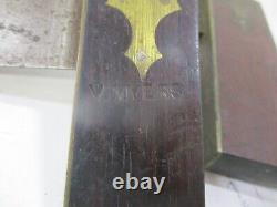 Deux Équerres d'Antiquités de V. Myers, Charpentier de Navire