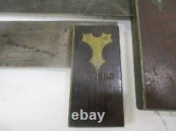 Deux Équerres d'Antiquités de V. Myers, Charpentier de Navire