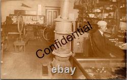 Deux cartes postales photographiques réelles, intérieur d’un magasin de motos et vélos, Minneapolis, MN, RPPC N335