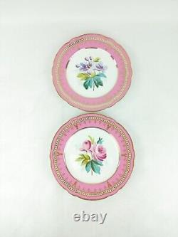 Deux compagnies Assiettes en porcelaine roses, rouges, bleues, violettes avec bordure dorée