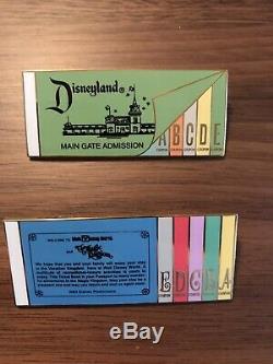 Disney World Disneyland Exclusive Cast Ticket Book Set Pin De Deux Le