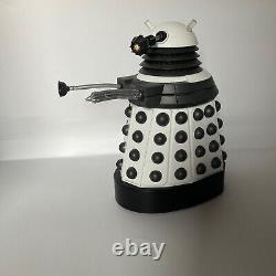 Docteur Who - Ensemble de 5 modèles de la gamme Dalek avec deux télécommandes / voix. Non emballé. 5,5 pouces.