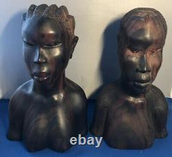 Ensemble De Deux Statuettes Africaines Sculptées À La Main En Acajou Africain Du 19e Siècle