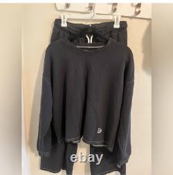 Ensemble EDK pour femmes, taille XS pour le sweatshirt, taille M pour le pantalon.