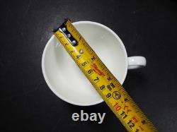 Ensemble complet de thé Wedgwood Cunard pour deux, théière, pichet, pot à sucre, tasses et sous-tasses.