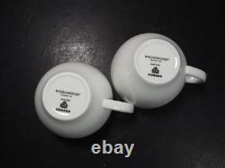 Ensemble complet de thé Wedgwood Cunard pour deux, théière, pichet, pot à sucre, tasses et sous-tasses.