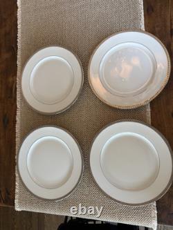 Ensemble de 2 assiettes à dîner Bernardaud ATHENA PLATINE