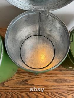 Ensemble de boîtes et bidons en métal galvanisé vert Two's Company à charnière, style rustique vieilli