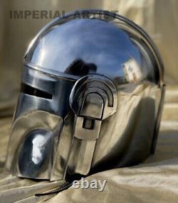 Ensemble de deux casques mandaloriens : le casque de l'armurière et le casque de Boba Fett din djarin