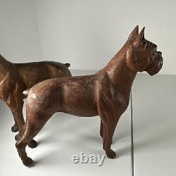 Ensemble de deux chiens Boxer en bois