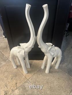Ensemble de deux éléphants en bois vintage