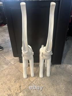 Ensemble de deux éléphants en bois vintage