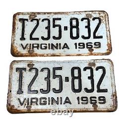 Ensemble de deux plaques d'immatriculation de collection de Virginie de 1969 assorties T235 832.