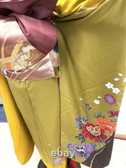 Ensemble de kimono en pure soie à manches longues, crêpe, deux couleurs, jaune moutarde, matcha Ensemble de kimono en pure soie à manches longues, crêpe, deux couleurs, jaune moutarde, matcha