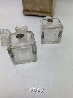 Ensemble de parfum Rimmel antique du 19e siècle, deux flacons en verre dans un étui de voyage en velours, Londres