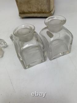Ensemble de parfum Rimmel antique du 19e siècle, deux flacons en verre dans un étui de voyage en velours, Londres