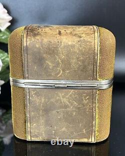 Ensemble de parfum ancien Deux bouteilles en verre dans un étui de voyage en velours France 19e siècle