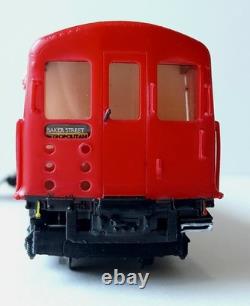 Ensemble de trois voitures de stock CO/CP du Transport de Londres en échelle 00 RTR