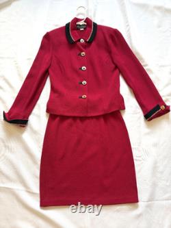 Ensemble jupe 2 pièces en tricot Red Santana de la collection St. John avec bordure chaîne dorée, taille 4