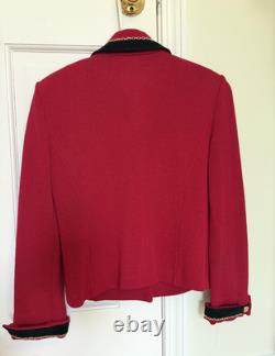 Ensemble jupe 2 pièces en tricot Red Santana de la collection St. John avec bordure chaîne dorée, taille 4