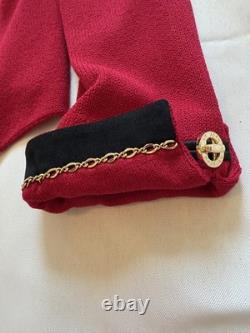 Ensemble jupe 2 pièces en tricot Red Santana de la collection St. John avec bordure chaîne dorée, taille 4