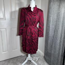 Ensemble jupe et veste en tricot de la collection St. John, imprimé animal rouge et marron, taille 12