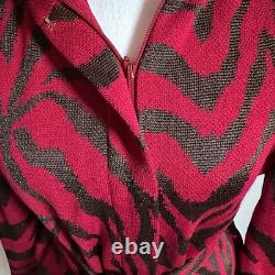 Ensemble jupe et veste en tricot de la collection St. John, imprimé animal rouge et marron, taille 12