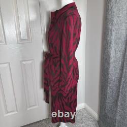 Ensemble jupe et veste en tricot de la collection St. John, imprimé animal rouge et marron, taille 12