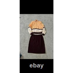 Ensemble jupe et veste zippée en maille St John Collection Marie Gray, pêche et bordeaux, taille M 4