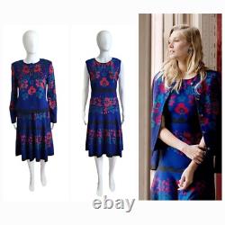 Ensemble robe et veste jacquard 'Ruby Roses' de la collection St. John