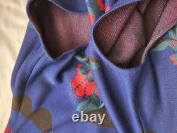 Ensemble robe et veste jacquard 'Ruby Roses' de la collection St. John