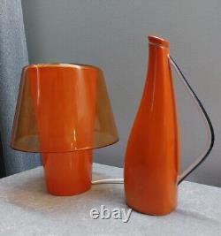 Ensemble vintage de deux articles du milieu du siècle - Lampe IKEA et carafe en céramique de l'URSS