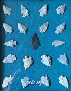 Flèches authentiques amérindiennes - Deux ensembles encadrés de 19 pièces, total de 38 pièces