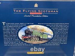 Hornby R089 Flying Scotsman 2 Tender Set & R089 Flying Scotsman Coach Set