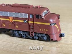 Kato 106-2001 Ensemble de 2 locomotives EMD E8/9 Pennsylvania RR 5709, 5836, échelle N