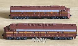 Kato 106-2001 Ensemble de 2 locomotives EMD E8/9 Pennsylvania RR 5709, 5836, échelle N