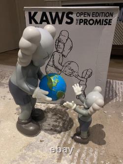 Kaws Édition Ouverte La Promesse Ensemble de Deux Figurines Offrir au Monde Nouveau