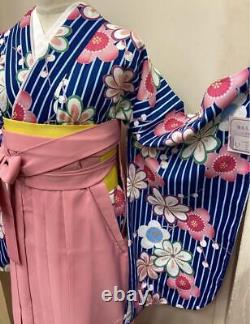 Kimono Japonais avec Manches de Deux Shaku et Ensemble Hakama
