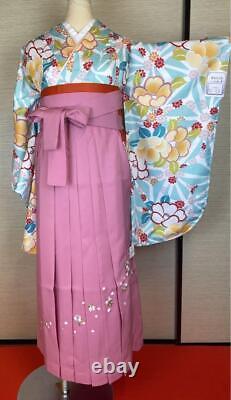 Kimono japonais à manches deux shaku et ensemble hakama à fleurs bleues de 4 pièces