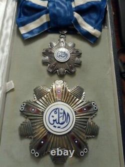 L'ordre Du Soudan Des Deux Nils Ensemble Complet Médaille D'étoile De Poitrine D'un Insigne De Col D'argent