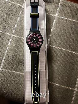 LOT DE 16 montres Swatch designer avec étuis, ensemble vintage collectible