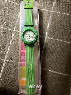 LOT DE 16 montres Swatch designer avec étuis, ensemble vintage collectible