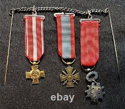 Légion D'honneur Et Deux Croix Avec Des Miniatures Ensemble De Décorations Militaires