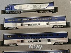 Locomotive SC-44 Kato Amtrak Pacific Surfliner et ensemble de 3 voitures, BNIB, échelle N